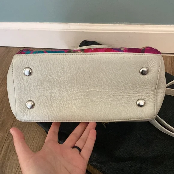 AngeLozano cream pebble leather colorful floral embroidered satchel bag. Boho - Picture 6 of 13